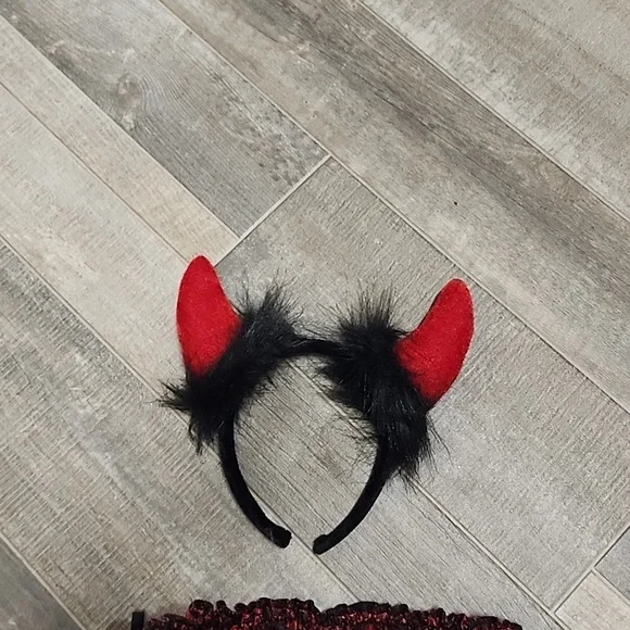 Halloween devil costume - Picture 3 of 11